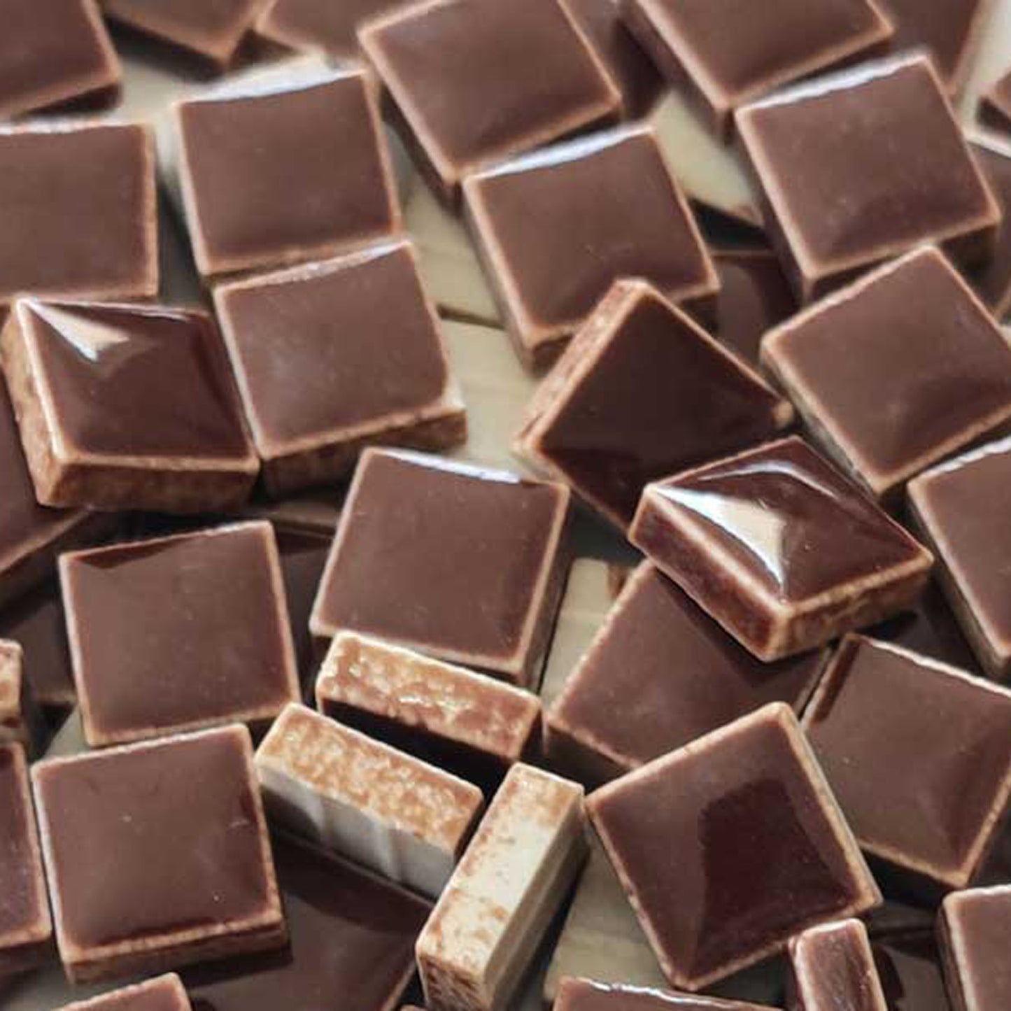 モザイクタイル【10mm角】選べる単色カラー バラ石 100g(約100個入)赤、オレンジ、ピンク、ブラウン系色 美濃焼タイル 純正品 国産