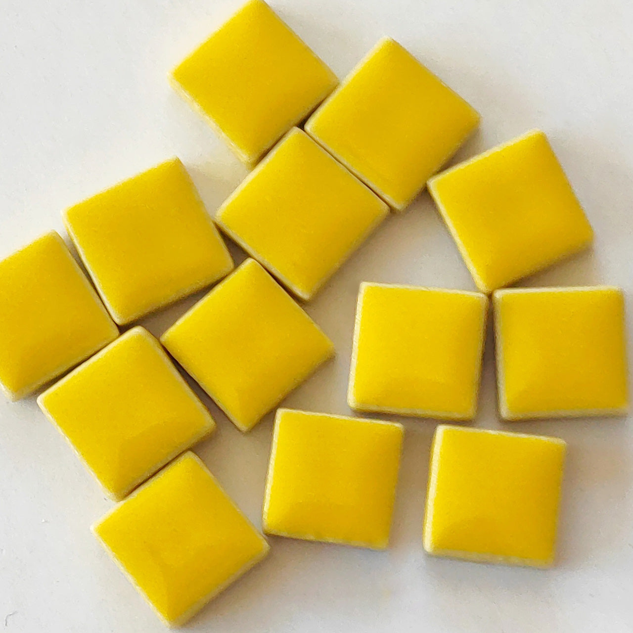 モザイクタイル【10mm角】選べる単色カラー バラ石 100g(約100個入)白、イエロー、ベージュ、グレー、黒系色 美濃焼タイル 純正品 国産
