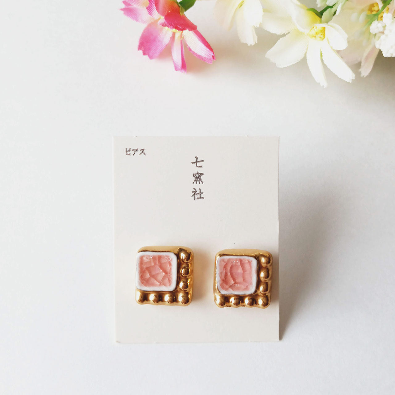 【七窯社】レトロ コーラル×金スクエアピアス 金彩×陶器の手作りアクセサリー