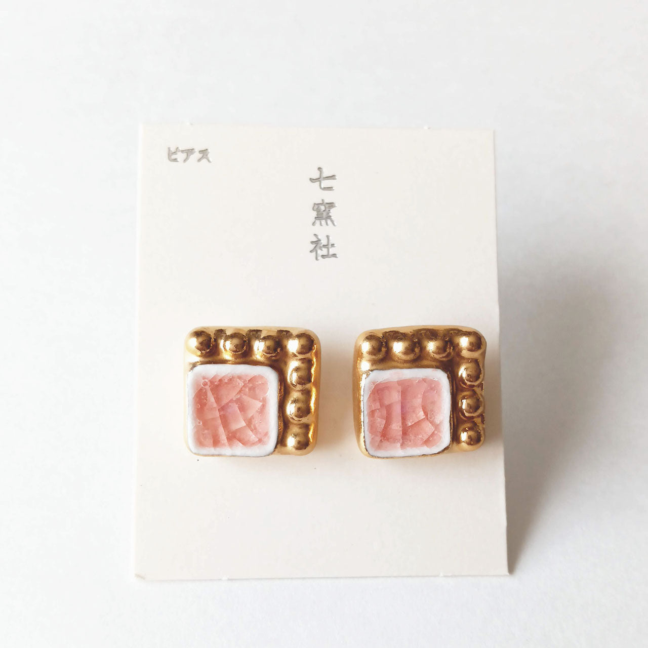 【七窯社】レトロ コーラル×金スクエアピアス 金彩×陶器の手作りアクセサリー