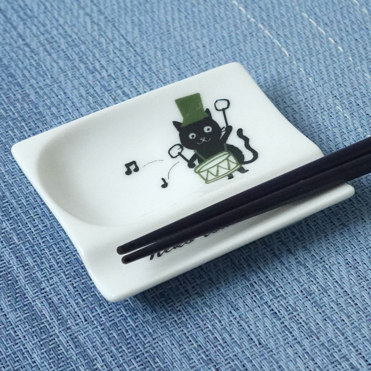 ゼルポティエ おもてなしレスト シンジカトウ の かわいいネコのイラストが彩る美濃焼小皿 箸置き付き小皿 日本製 Shinzi katoh